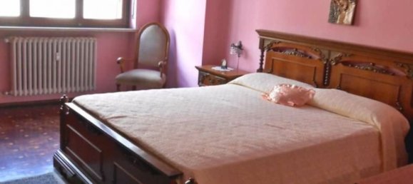 4 rooms Apartment in Valdilana, Italy No. 103392 3