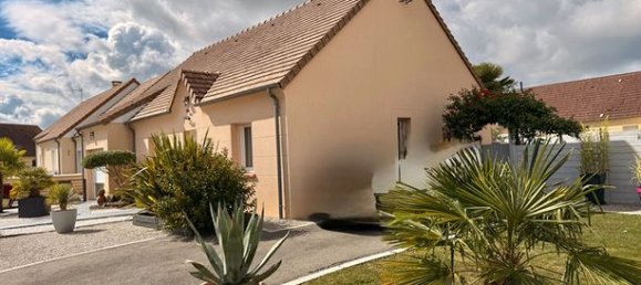 3 Schlafzimmer Haus in Sable-sur-Sarthe, France, Nr. 304540 2