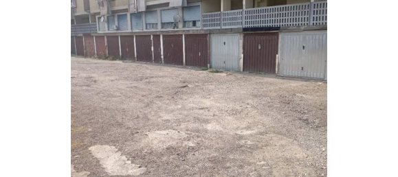 Garaje de 1 habitación en Solaro, Italy No. 296462 4