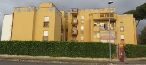 6 rooms Apartment in Latina, Italy No. 204775 4