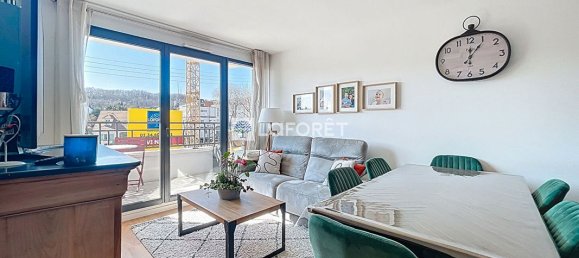 2 bedrooms Apartment in Saint-Cyr-l'Ecole, France No. 149371 2