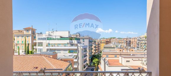 3 bedrooms Penthouse in Rome, Italy No. 335510 5