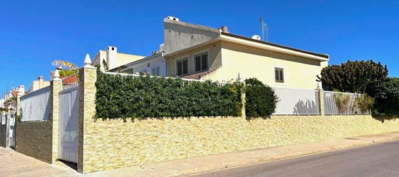 4 bedrooms Townhouse in Los Alcazares, Spain No. 178671 2