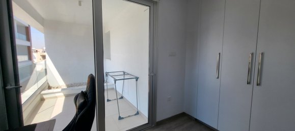 3 bedrooms Apartment in Larnaca, Cyprus No. 35477 9