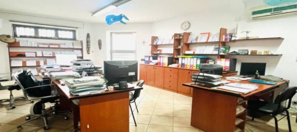 3 Schlafzimmer Villa in Naples, Italy, Nr. 277227 10