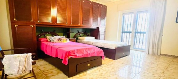 3 Schlafzimmer Villa in Naples, Italy, Nr. 277227 16