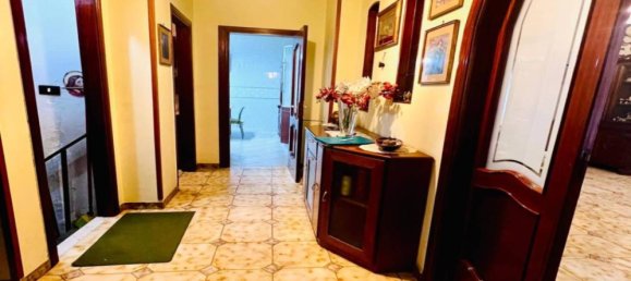 3 Schlafzimmer Villa in Naples, Italy, Nr. 277227 13
