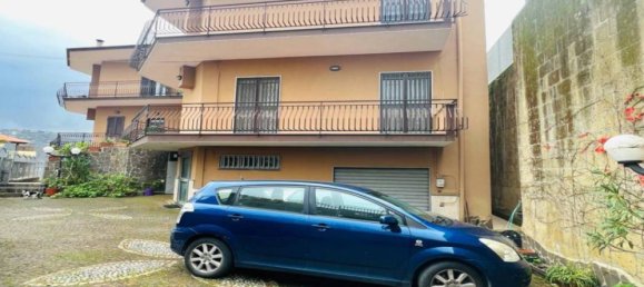 3 Schlafzimmer Villa in Naples, Italy, Nr. 277227 3