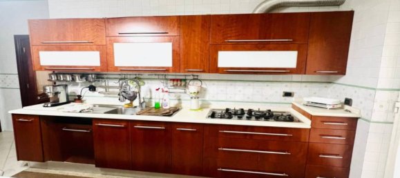 3 Schlafzimmer Villa in Naples, Italy, Nr. 277227 9