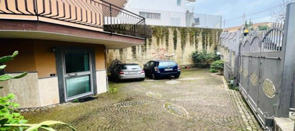 3 Schlafzimmer Villa in Naples, Italy, Nr. 277227 4