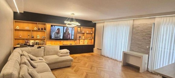 2 bedrooms Apartment in Levallois-Perret, France No. 329012 4