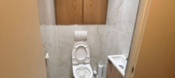 2 bedrooms Apartment in Levallois-Perret, France No. 329012 8