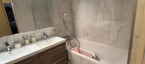 2 bedrooms Apartment in Levallois-Perret, France No. 329012 6