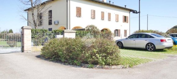 Studio in Reggio Emilia, Italy, Nr. 12436 2