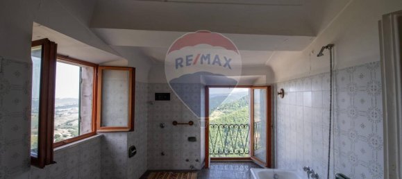 8 rooms Apartment in Arcevia, Italy No. 2255 16