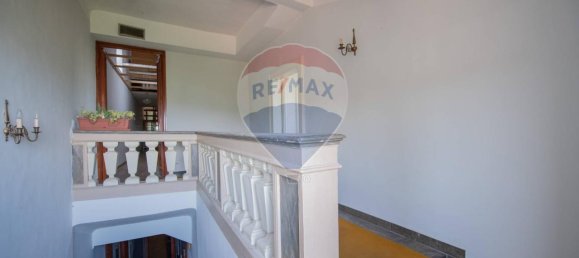 8 rooms Apartment in Arcevia, Italy No. 2255 5