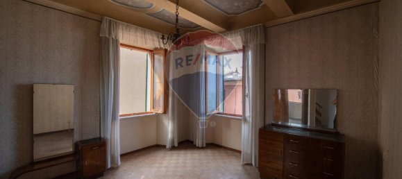 8 rooms Apartment in Arcevia, Italy No. 2255 14
