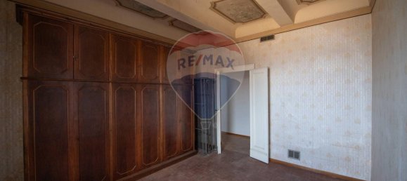 8 rooms Apartment in Arcevia, Italy No. 2255 13