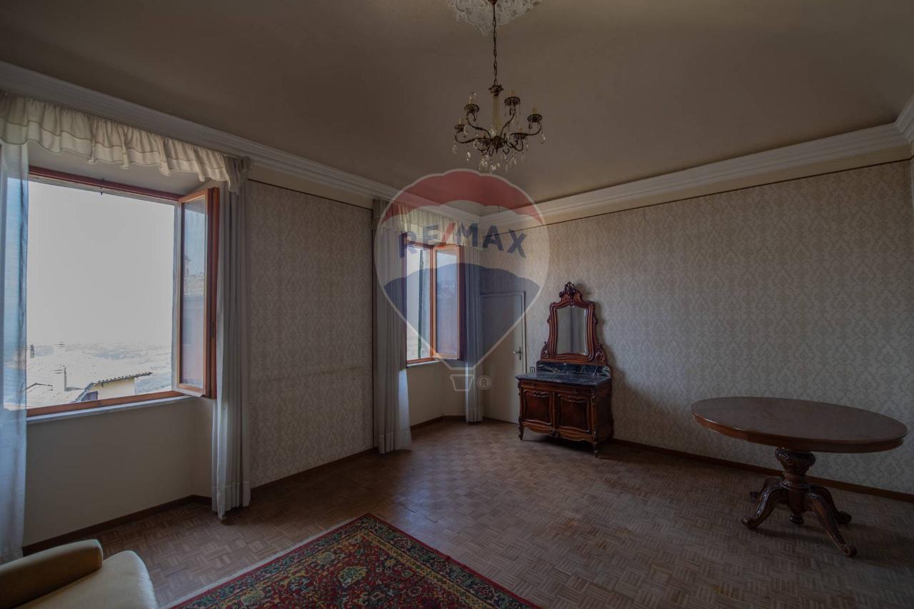 8 rooms Apartment in Arcevia, Italy No. 2255