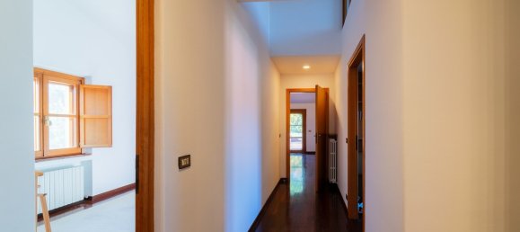 Villa de 4 dormitorios en Osimo, Italy No. 206989 13