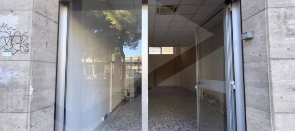 Gewerbliche Immobilie in Bari, Italy 40m², Nr. 21039 2