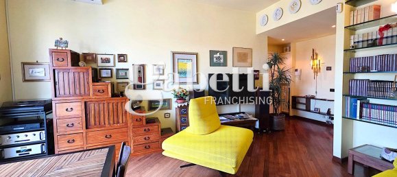 2 Schlafzimmer Penthouse in Milan, Italy, Nr. 378944 8