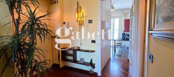2 Schlafzimmer Penthouse in Milan, Italy, Nr. 378944 2