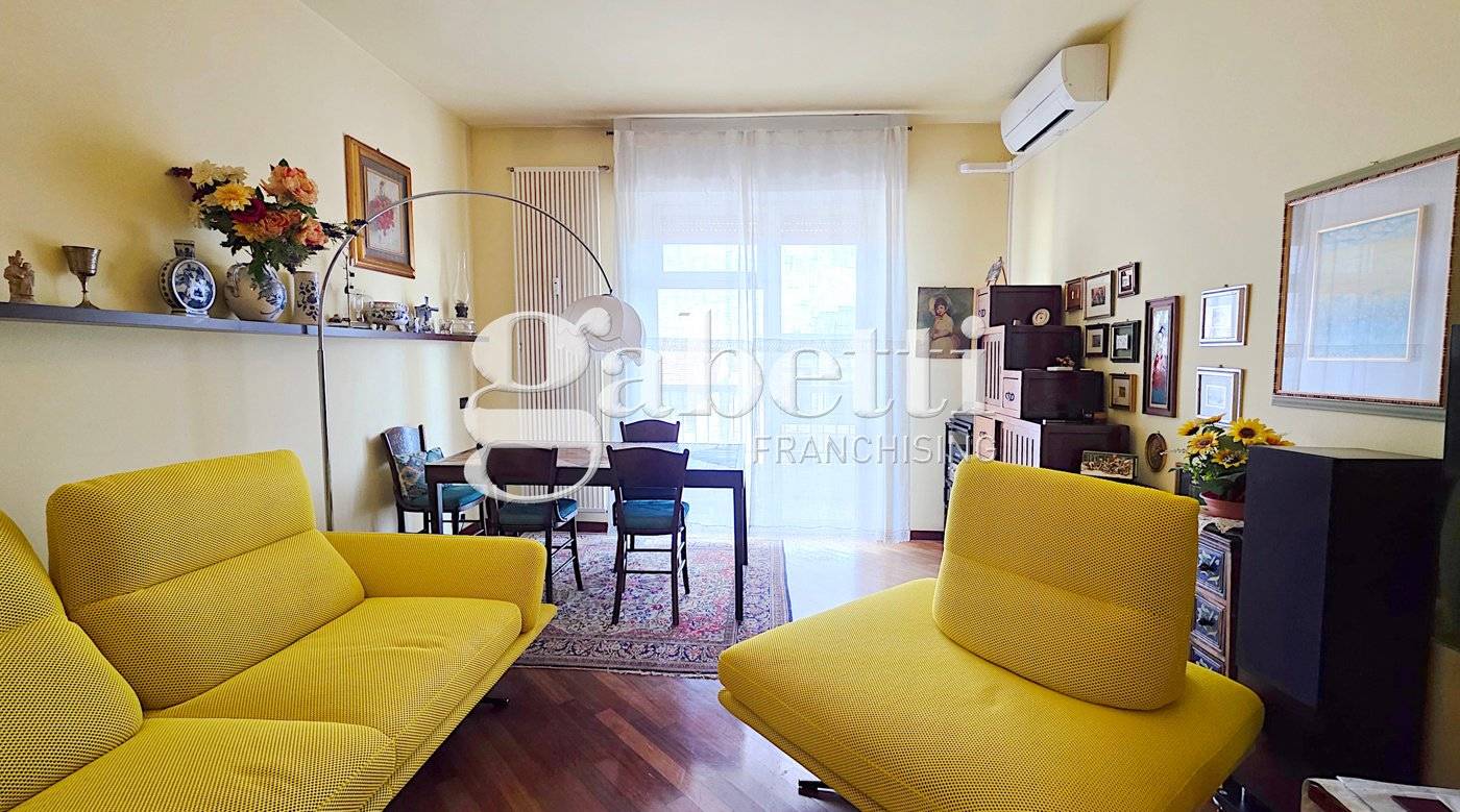 2 Schlafzimmer Penthouse in Milan, Italy, Nr. 378944