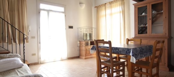 Edificio de 15 dormitorios en Cecina, Italy No. 42680 18