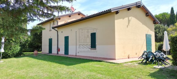 Edificio de 15 dormitorios en Cecina, Italy No. 42680 29