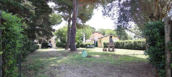 Edificio de 15 dormitorios en Cecina, Italy No. 42680 22