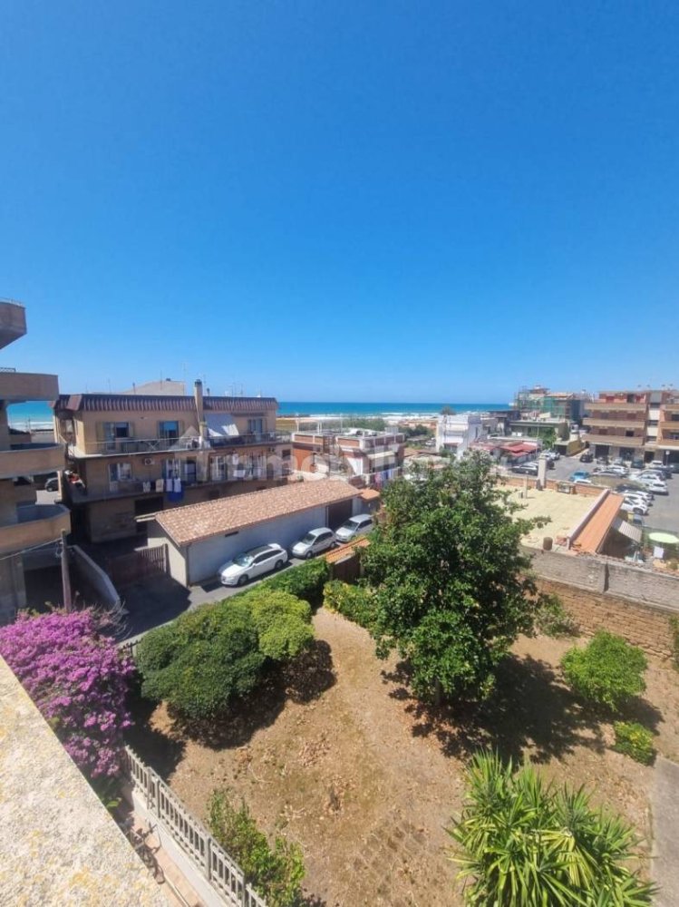 3 bedrooms Apartment in Fiumicino, Italy No. 285475