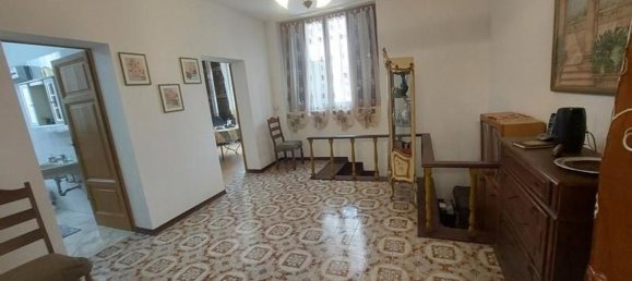 Casa de 7 divisões em Massa, Italy N.º 215069 5