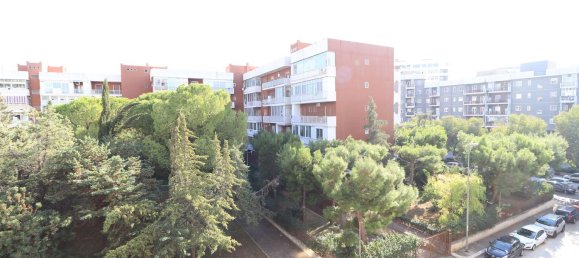 2-salle Appartement à Bari, Italy No. 39602 8