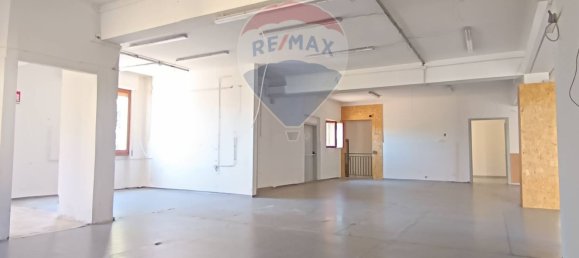 Propiedad comercial de 3 habitaciónes en Figline e Incisa Valdarno, Italy No. 265381 6