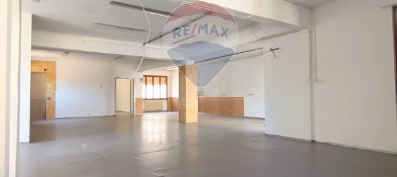 Propiedad comercial de 3 habitaciónes en Figline e Incisa Valdarno, Italy No. 265381 5