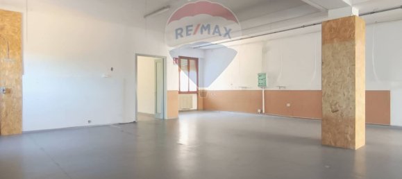 Propiedad comercial de 3 habitaciónes en Figline e Incisa Valdarno, Italy No. 265381 4
