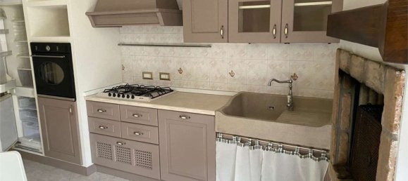 3 rooms Apartment in Roncoferraro, Italy No. 2408 2