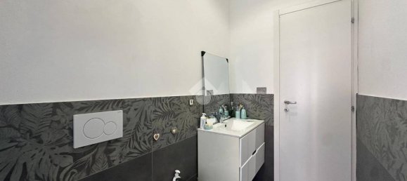 3 bedrooms Apartment in Genoa, Italy No. 371164 12