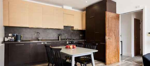 2 bedrooms Apartment in London, United Kingdom No. 6359 2