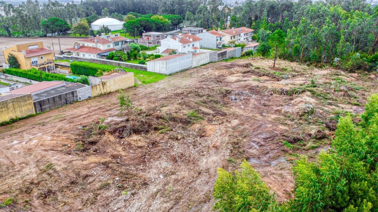 Земельный участок 7400м² в Мая, Португалия № 55487