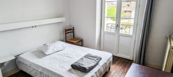 Дом с 19 комнатами в Дё-Севр, Франция № 302986 3