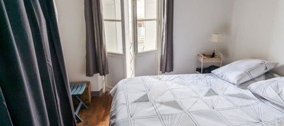 Дом с 19 комнатами в Дё-Севр, Франция № 302986 5