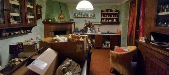 5 bedrooms Apartment in Cantagallo, Italy No. 323726 9