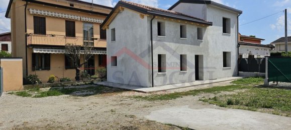4 rooms House in Abano Terme, Italy No. 113573 2
