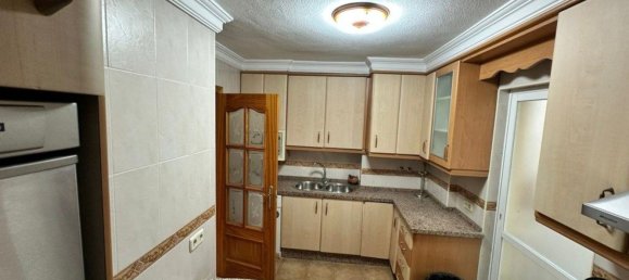 Apartamento de 4 dormitorios en San Luis de Sabinillas, Spain No. 167179 4
