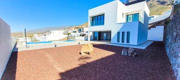 4 bedrooms Villa in Adeje, Spain No. 92730 15