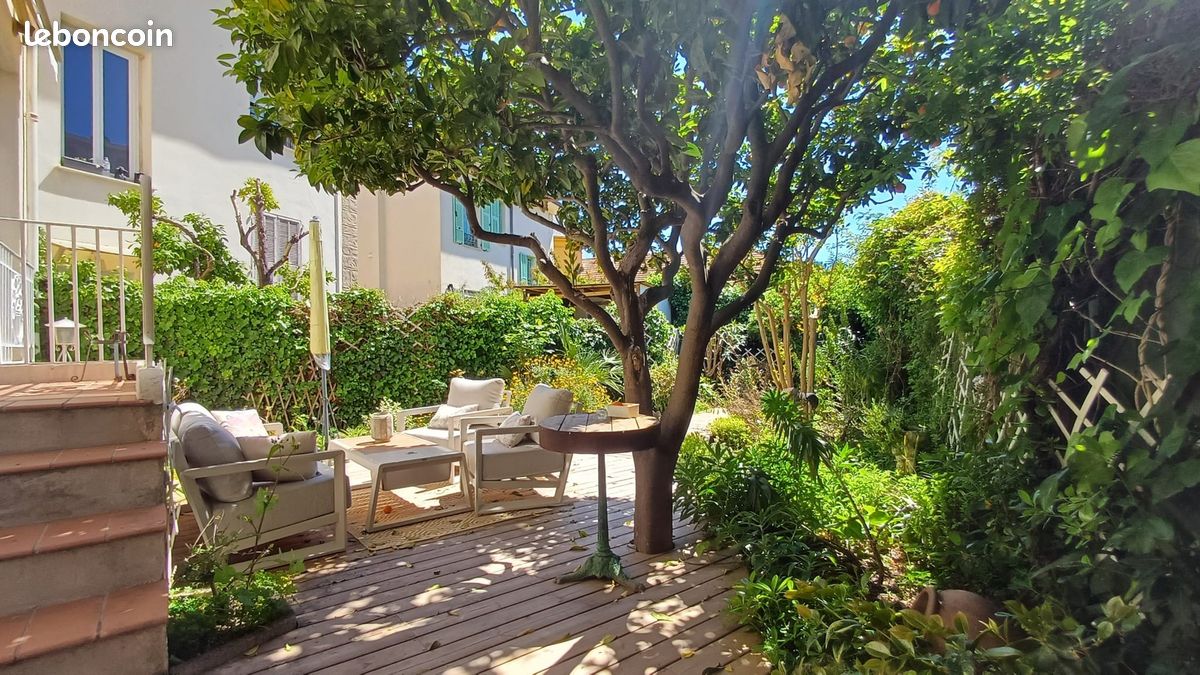 4 bedrooms Villa in Nice, France No. 343435