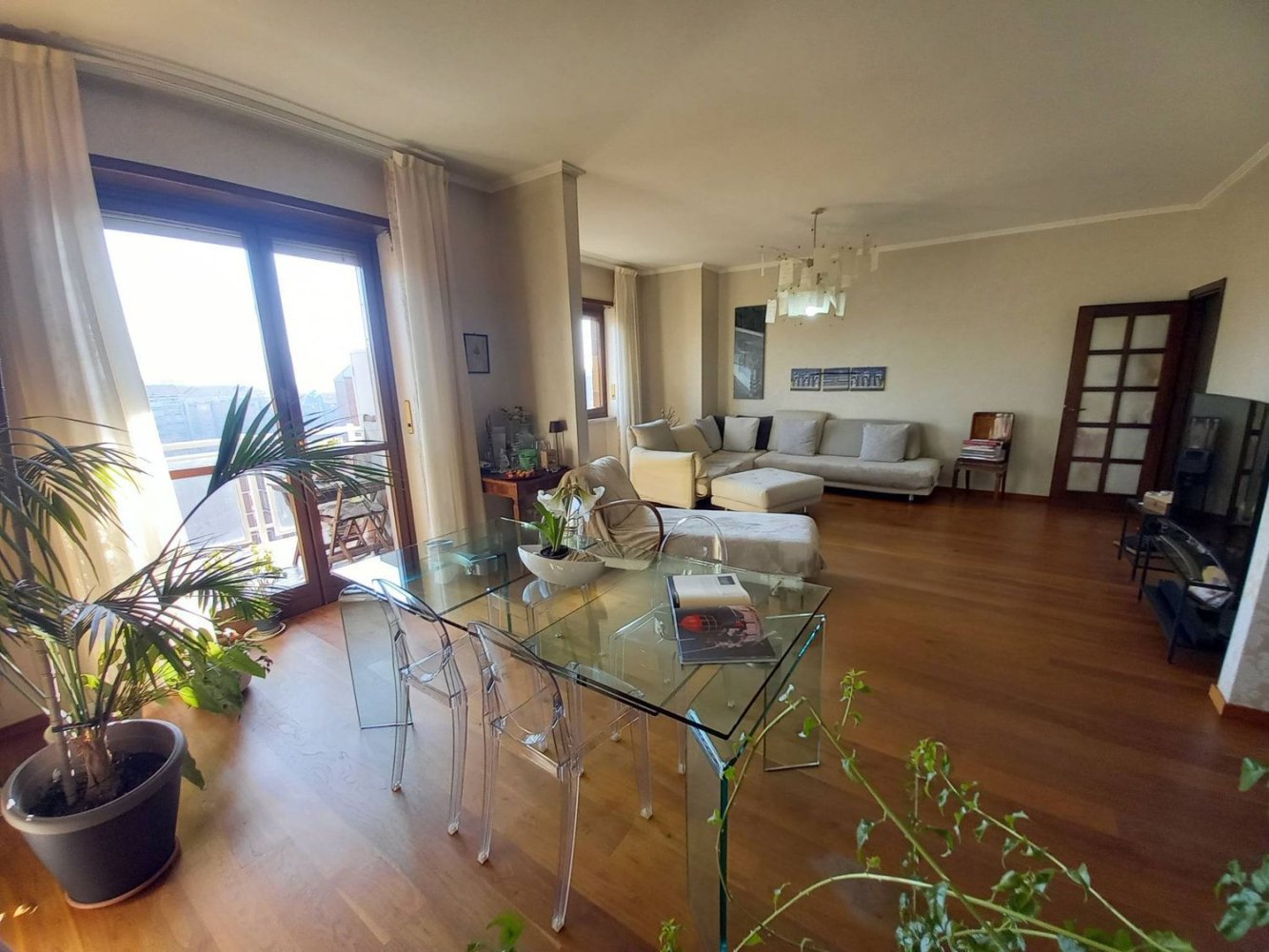 6 bedrooms Apartment in Turin, Italy No. 321487