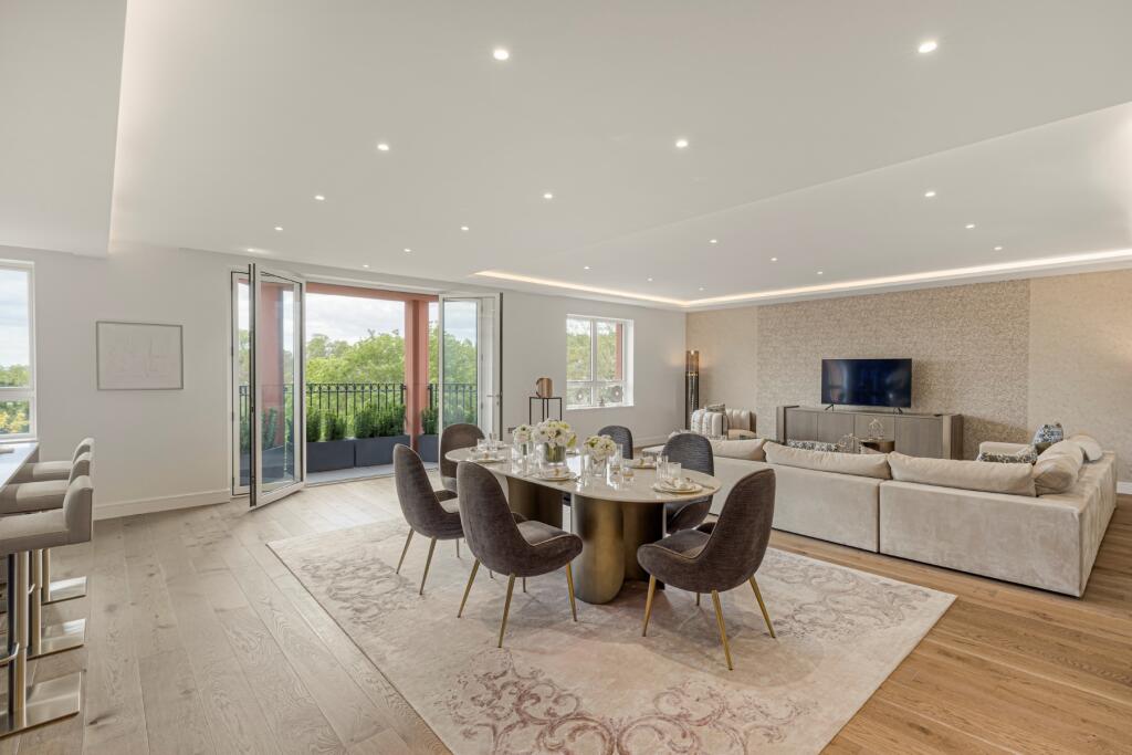 3 bedrooms Penthouse in London, United Kingdom No. 13142